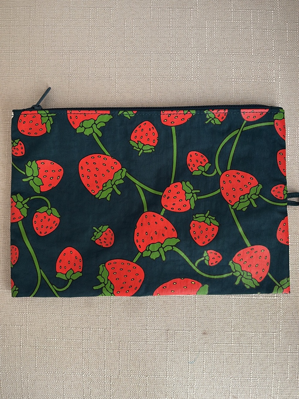 BAGGU strawberry blossom medium go pouch NWOT